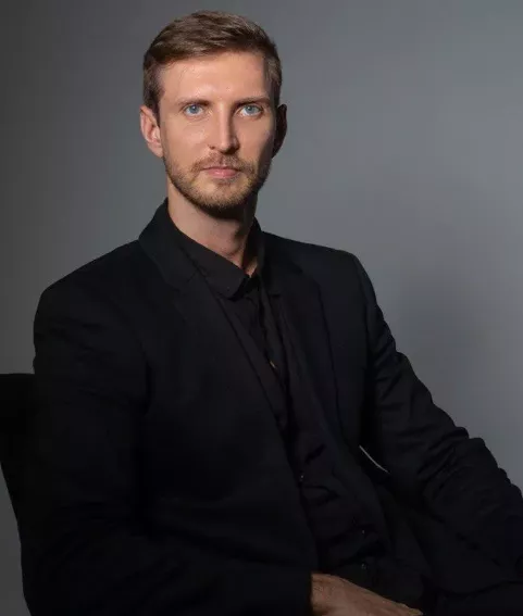 Дмитрий Петров
